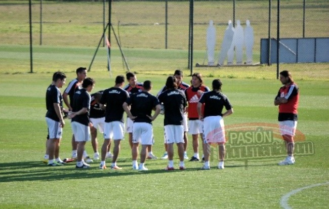 Almeyda dispuso trabajos en ataque
