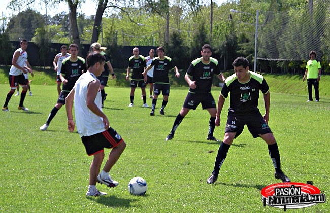 Los suplentes empataron en un amistoso