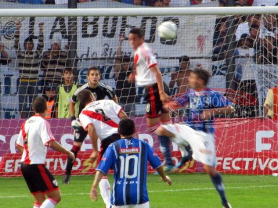 Síntesis de Gimnasia (J) 1- River 4