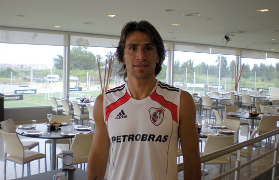 Ponzio: “No soy Messi como para que pidan que no esté”