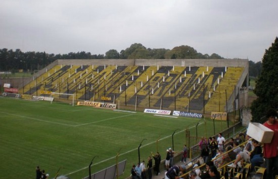 Así es la cancha de Almirante Brown