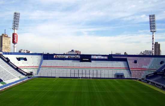 River actuaría como local en Vélez