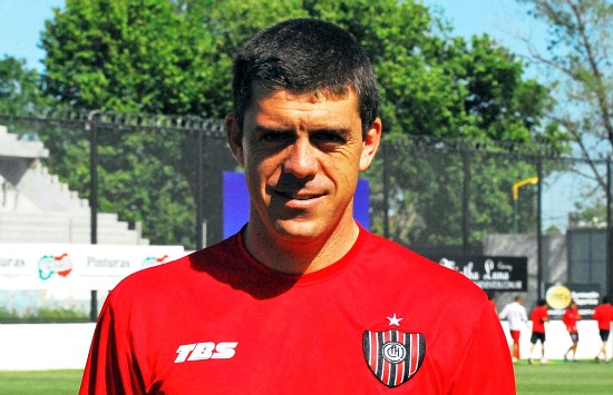 Chacarita estudia una variante