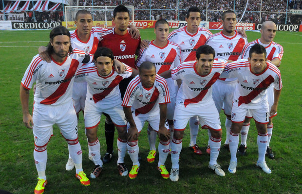 Síntesis Atlético Tucumán 2 – River 4