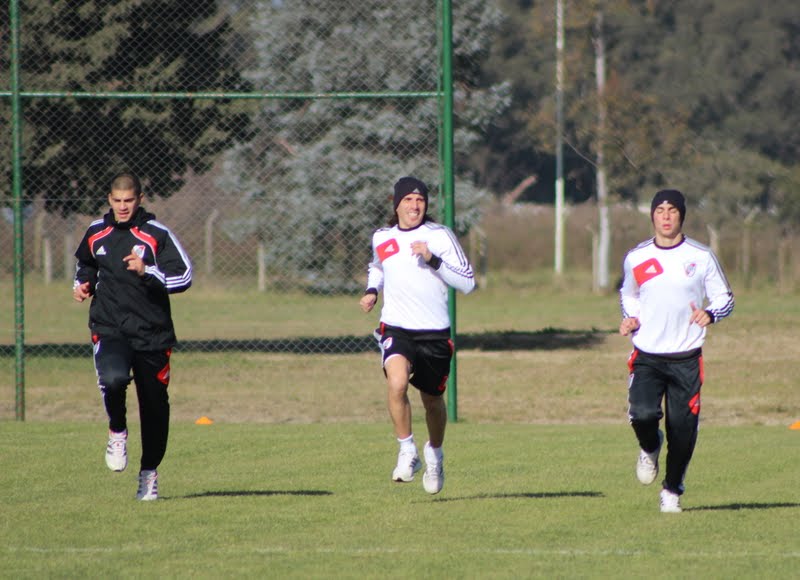 Otra mañana concurrida en Ezeiza