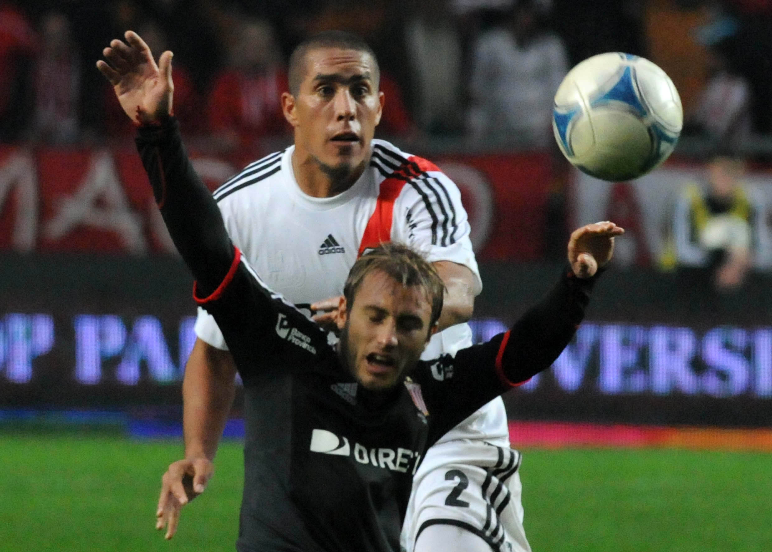 "Almeyda gritó mucho en el entretiempo"