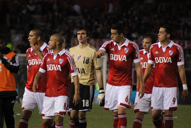 El karma de ganar de local en Primera