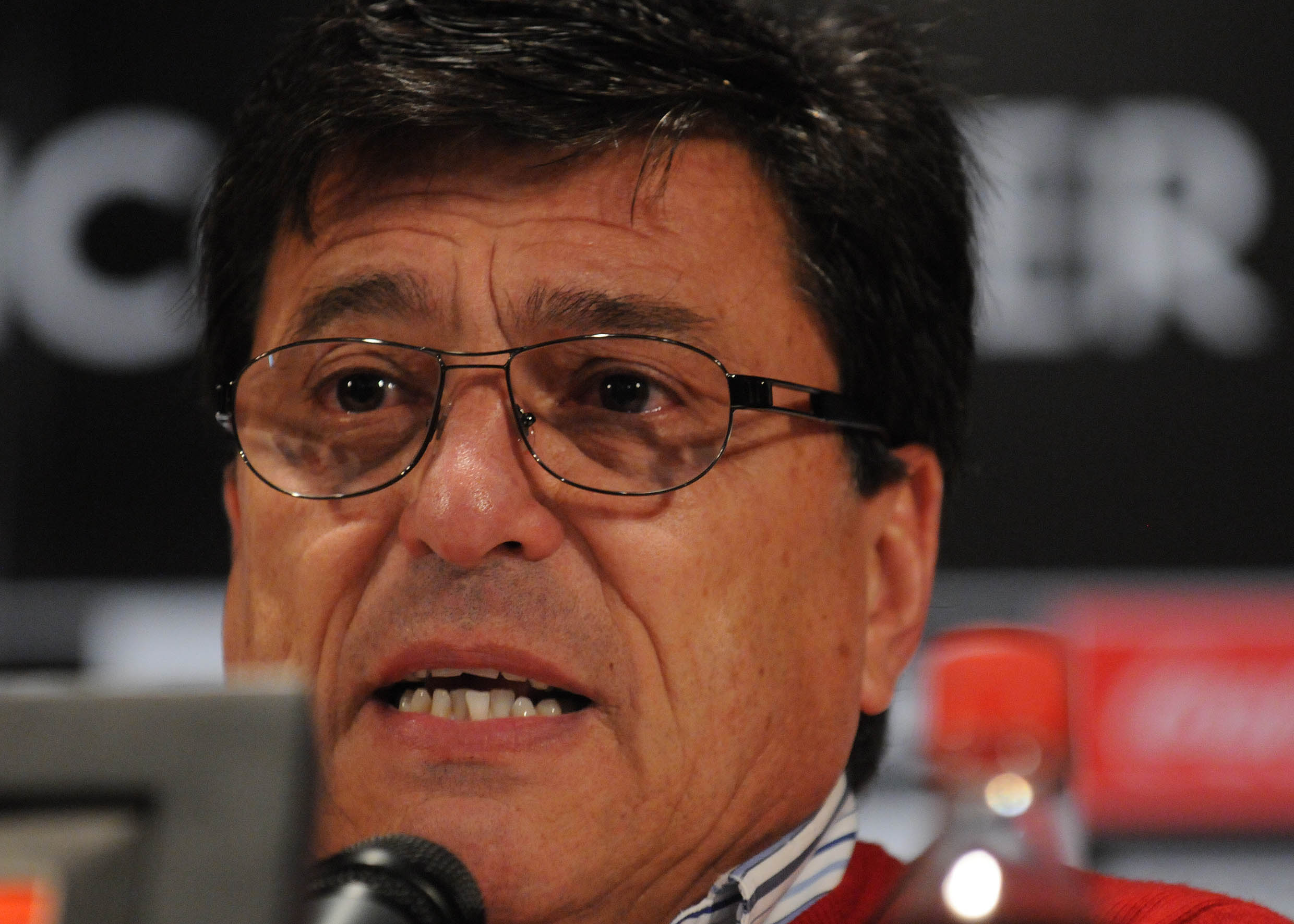 “Almeyda merece más oportunidades”