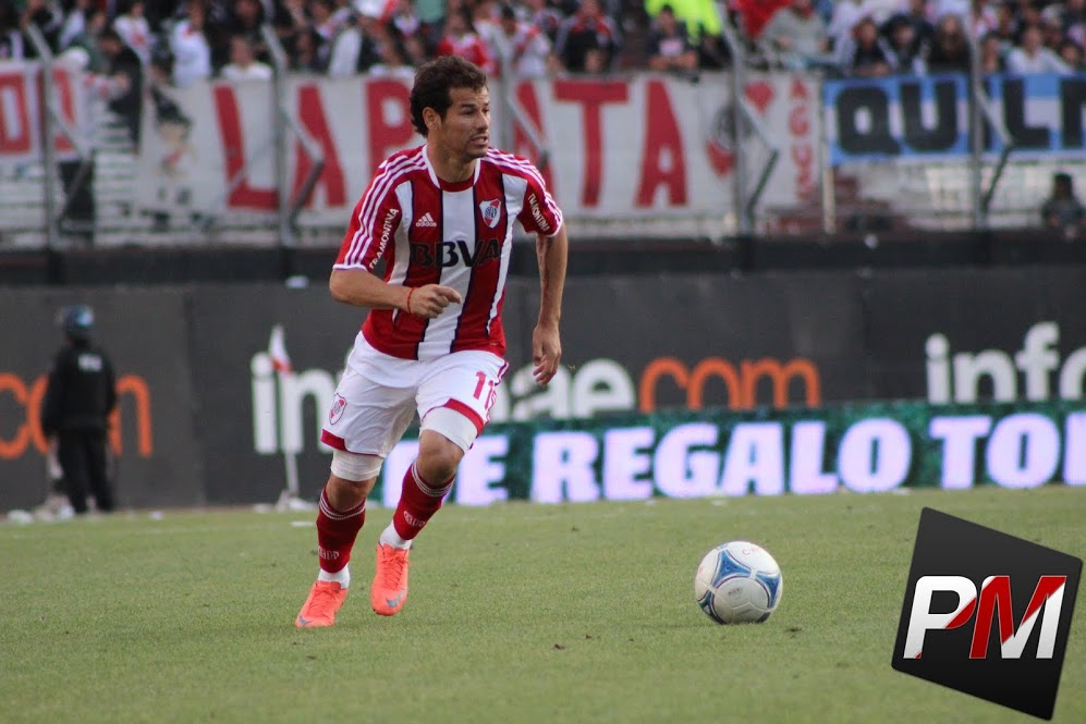 Mora volvió, está bien y jugará con Lanús