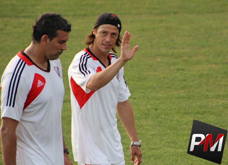 “Algunos dirigentes le hacen mal a River”