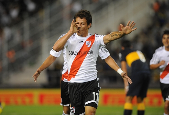 "Cuando juego con Boca, el arco parece más grande"