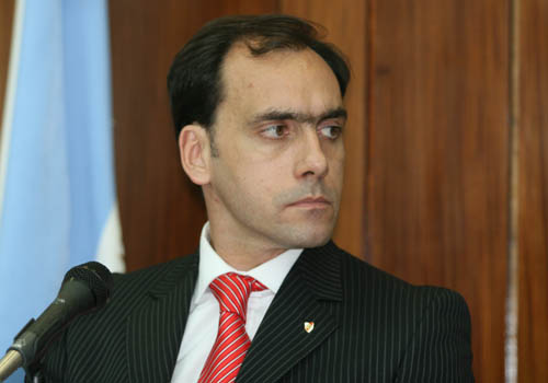 “Resolveremos si Arano sigue o no en el club”