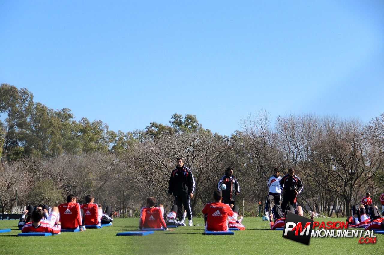 Sin refuerzos, marginados ni Ledesma, River volvió al trabajo