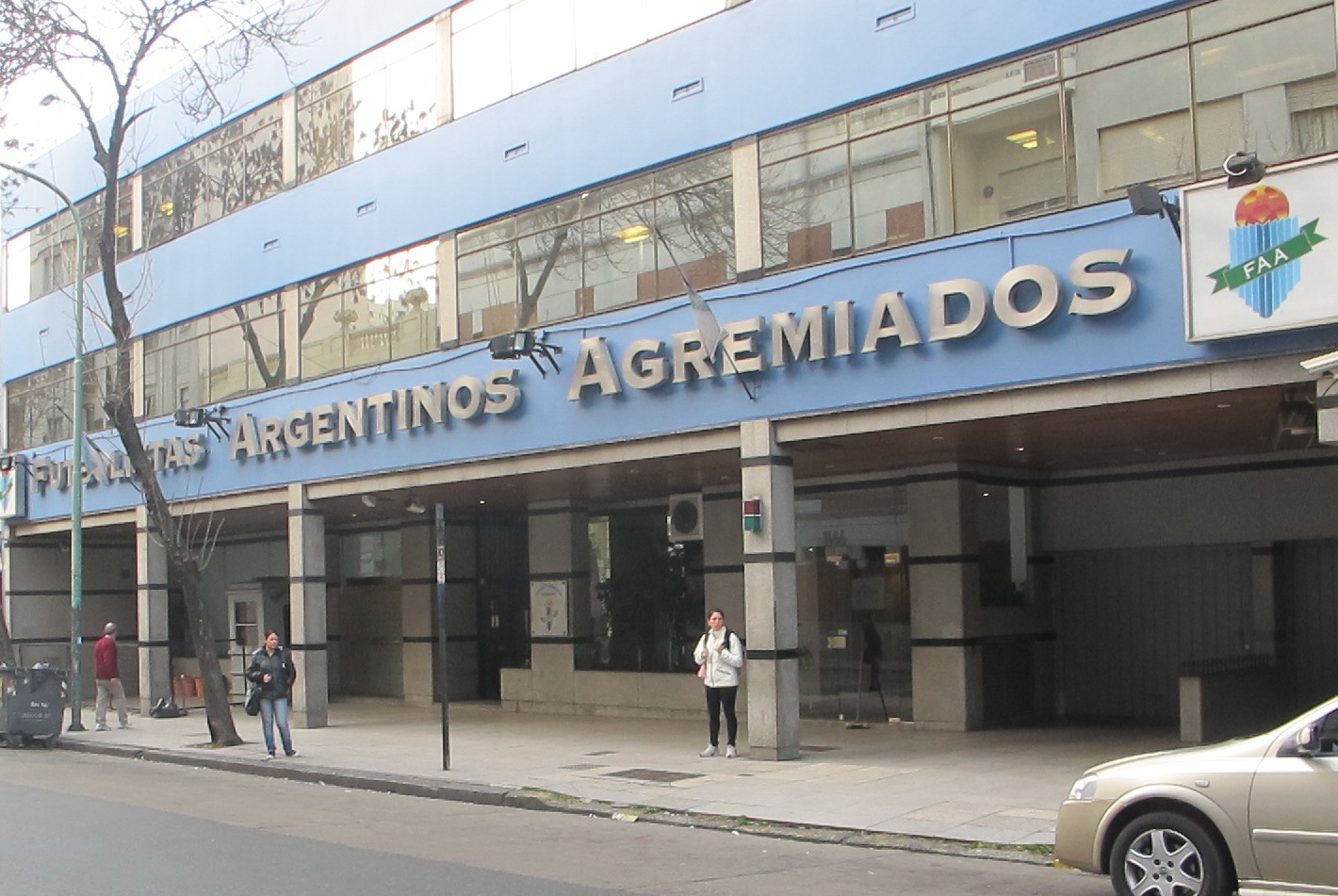 River en la cumbre de Agremiados