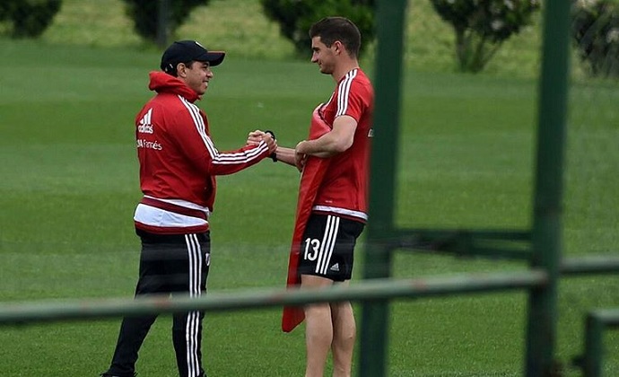 “Alario no fue a China porque tiene otra mentalidad”