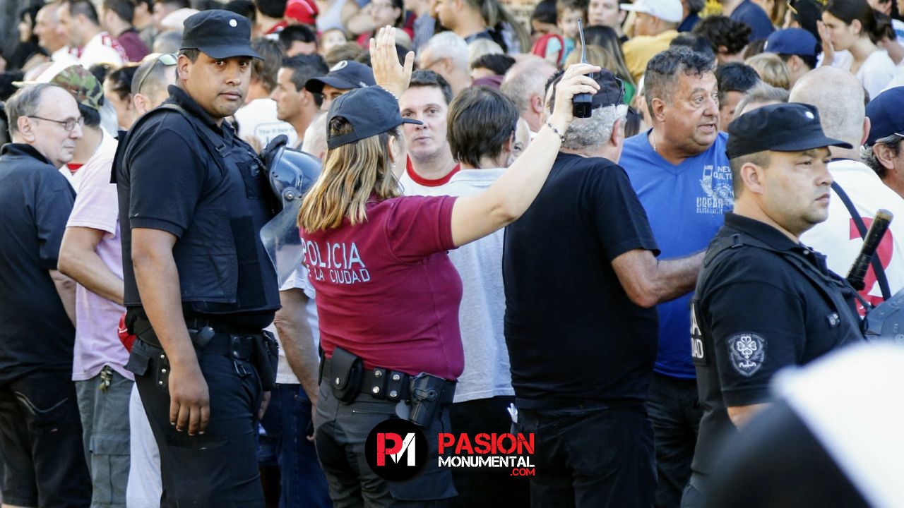 Amenaza de bomba en el Ducó y el partido comenzará más tarde de lo previsto