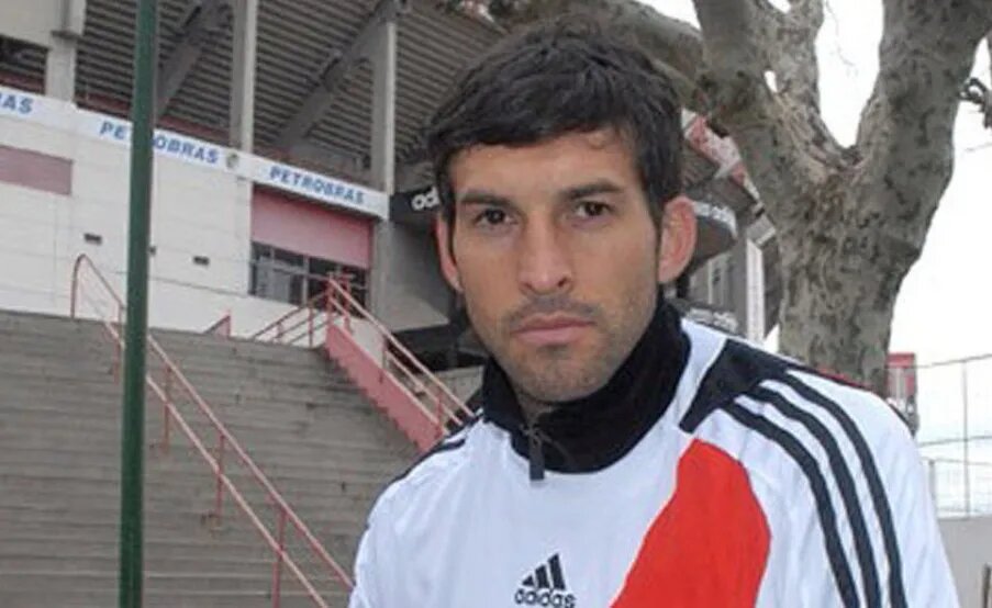 "Jugar en River es como jugar en el Bayern Munich"