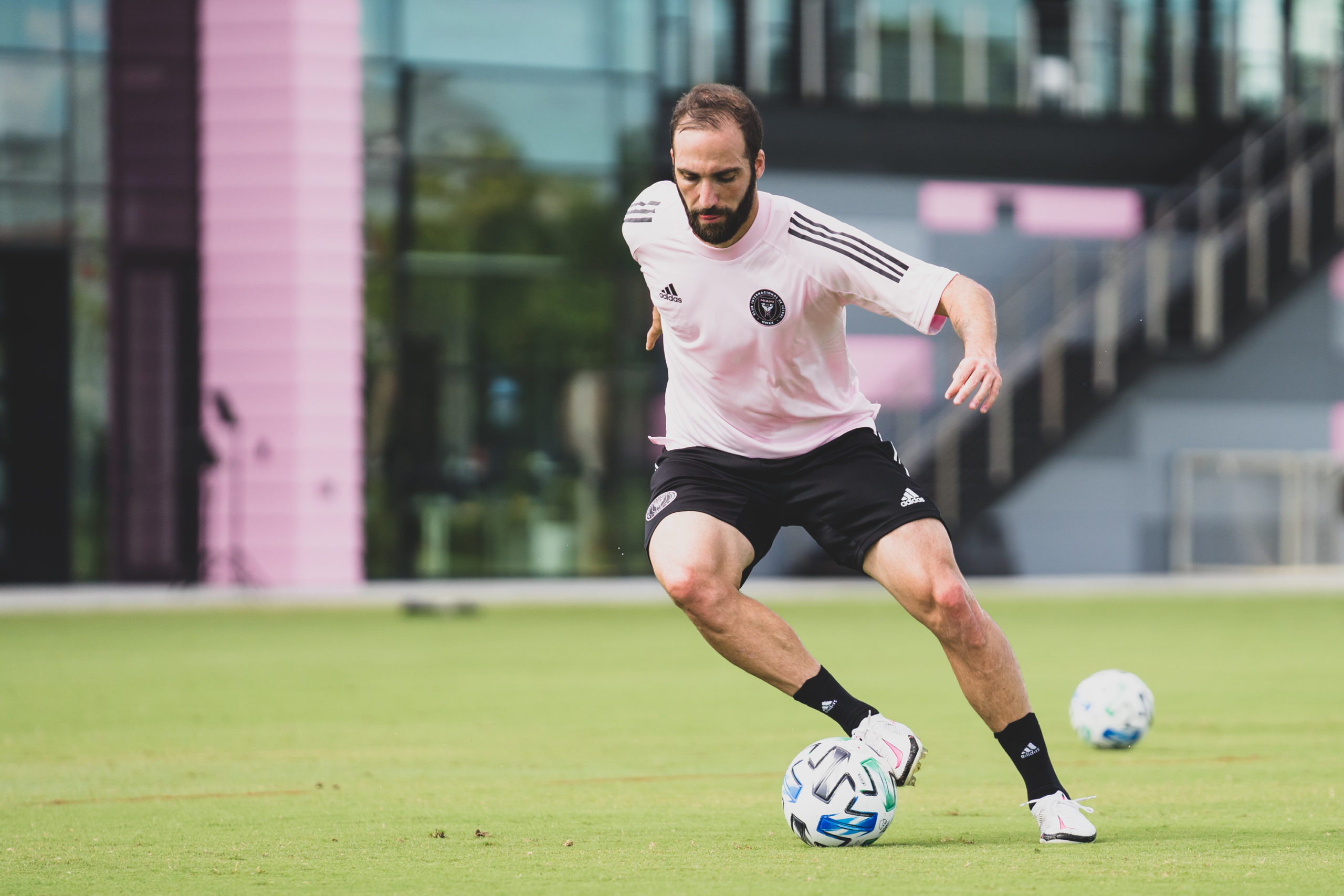 Los motivos por los que Higuaín no volvió a River