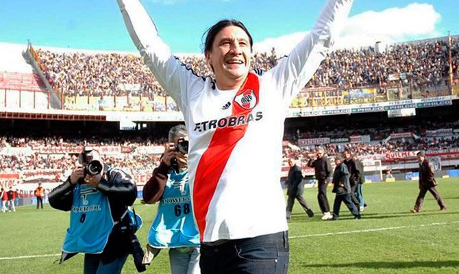 El Mono Burgos y una nueva muestra de deseo de dirigir River