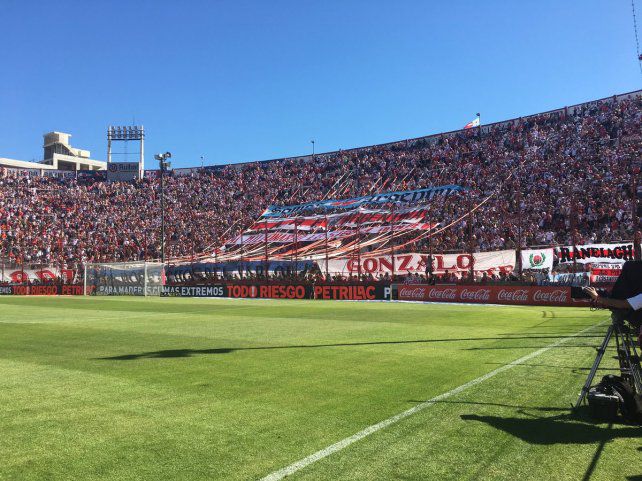 ¿En qué otros estadios hizo de local River?