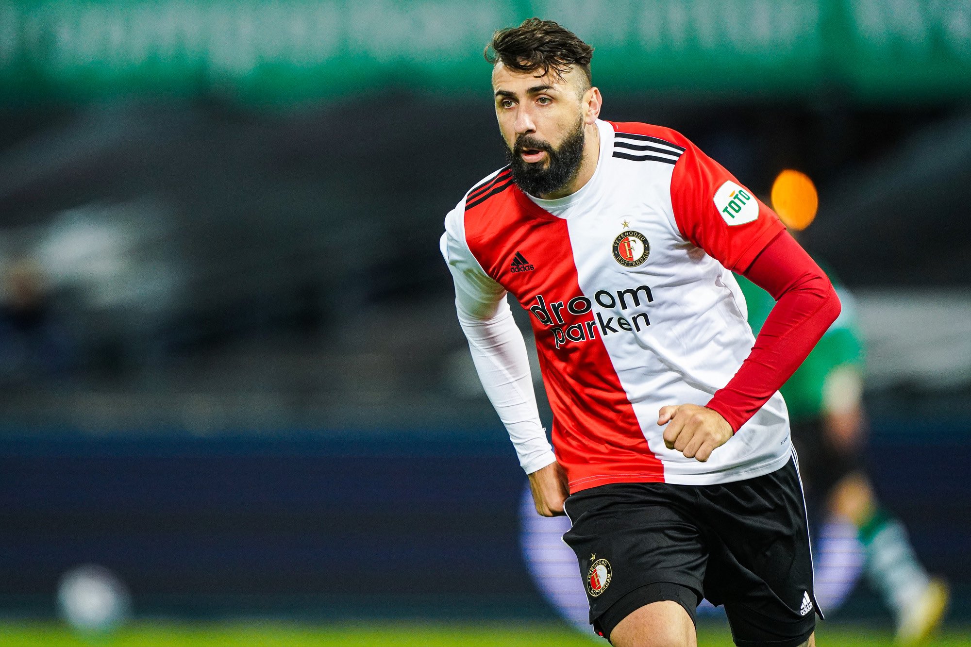 Van Persie y una tremenda frase a Pratto sobre la final de Madrid