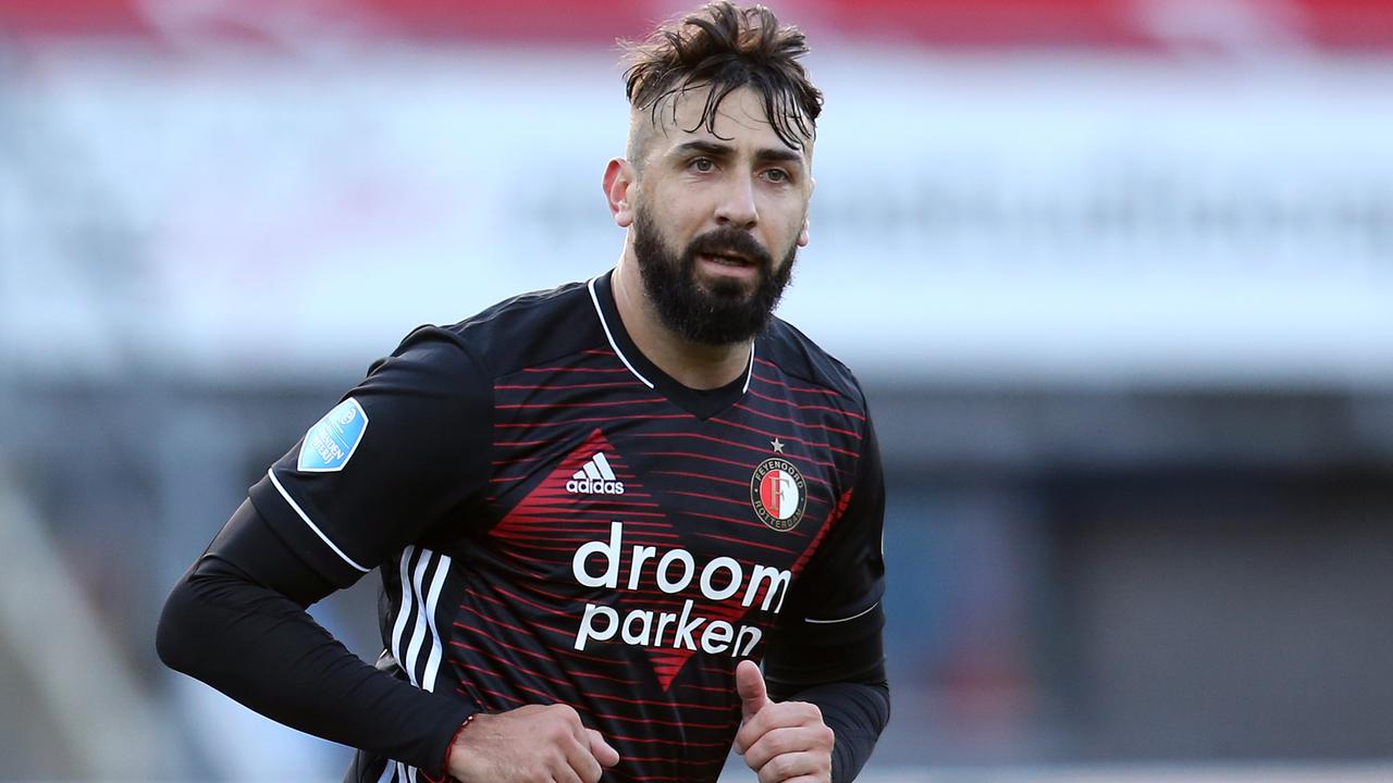 ¿Qué dijo el técnico de Feyenoord sobre los pocos minutos de Pratto?