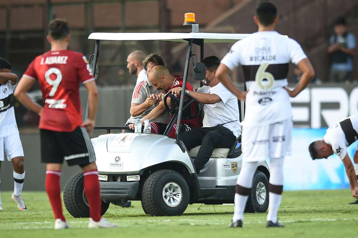 ¿Cuánto tiempo de recuperación tendrá Javier Pinola?