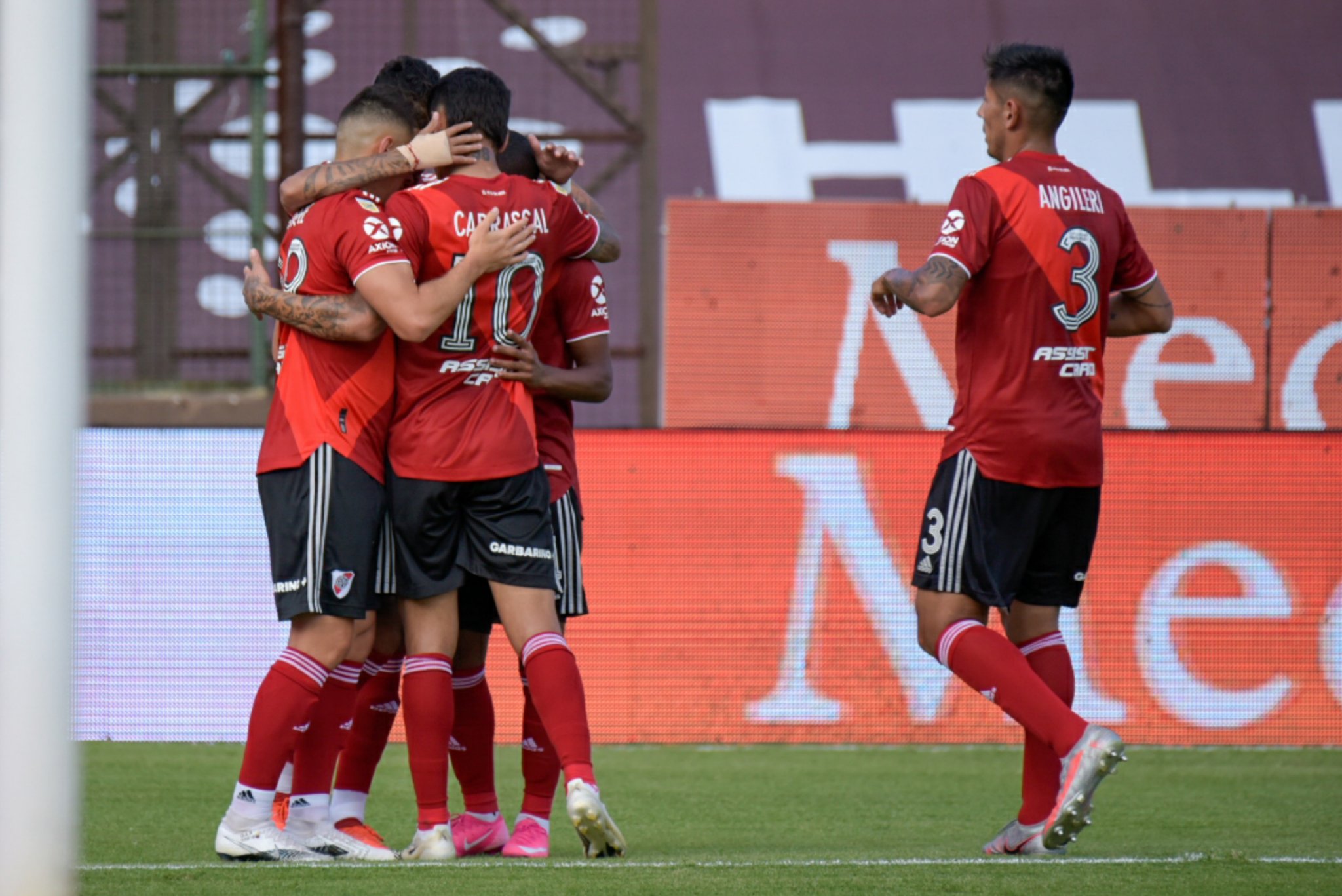 Con lo justo, River le ganó a Platense y llegó a los puestos altos de la tabla