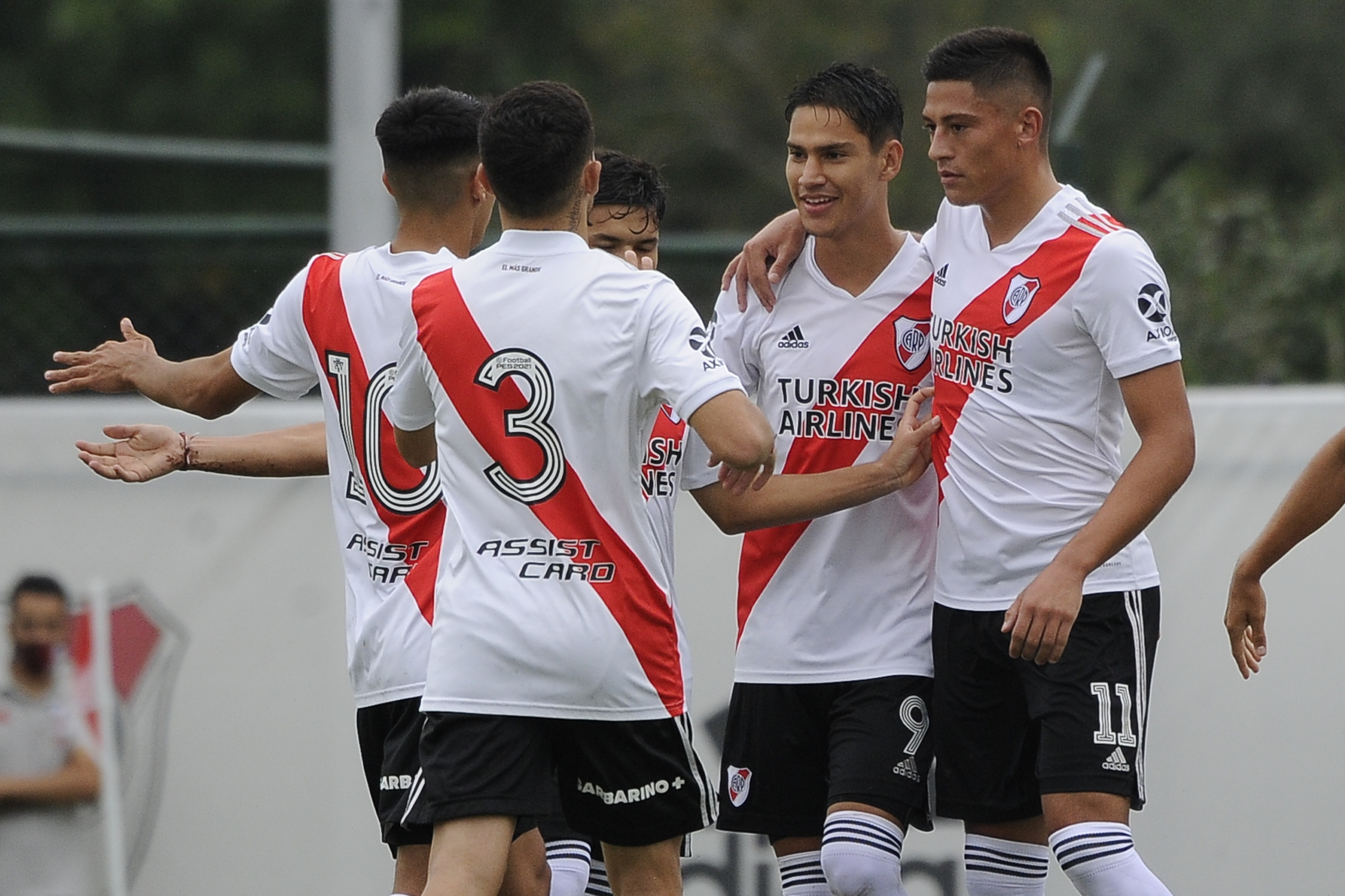 ¡Partido perfecto! La reserva ganó, gustó, goleó y sigue invicta