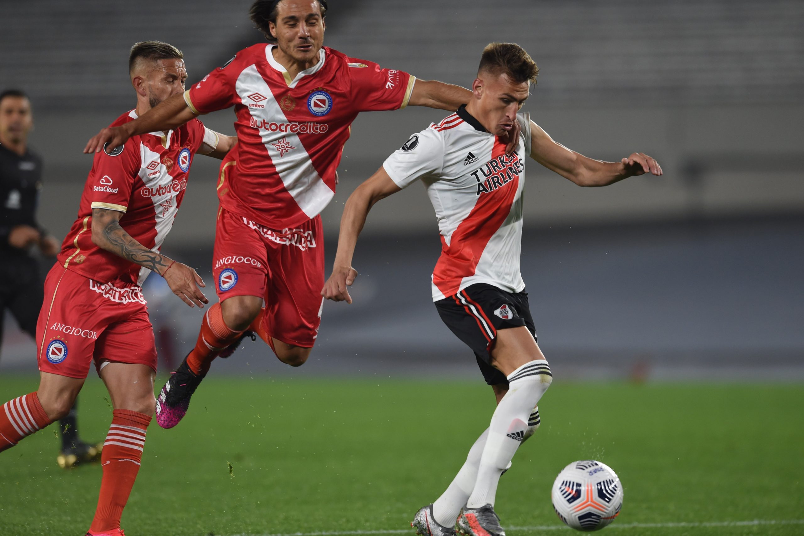 ¿Cómo fue el partido de los debutantes en River?