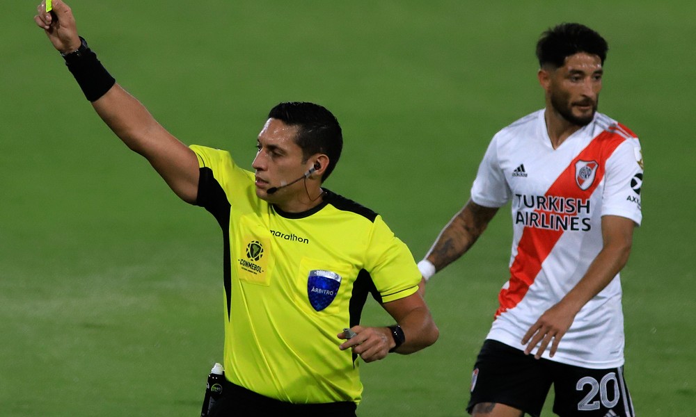 ¡Árbitro confirmado para recibir a Atlético Mineiro! Mirá su historial con River
