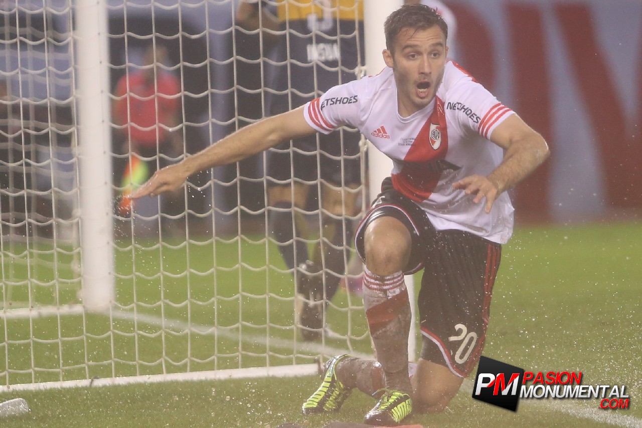 ¡Un nuevo centro! Pezzella le recordó a Funes Mori su asistencia en un Superclásico