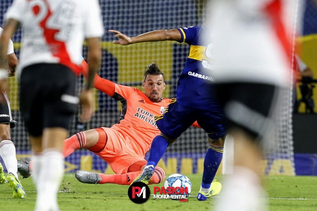 Armani fue contundente: "Los clásicos se ganan"
