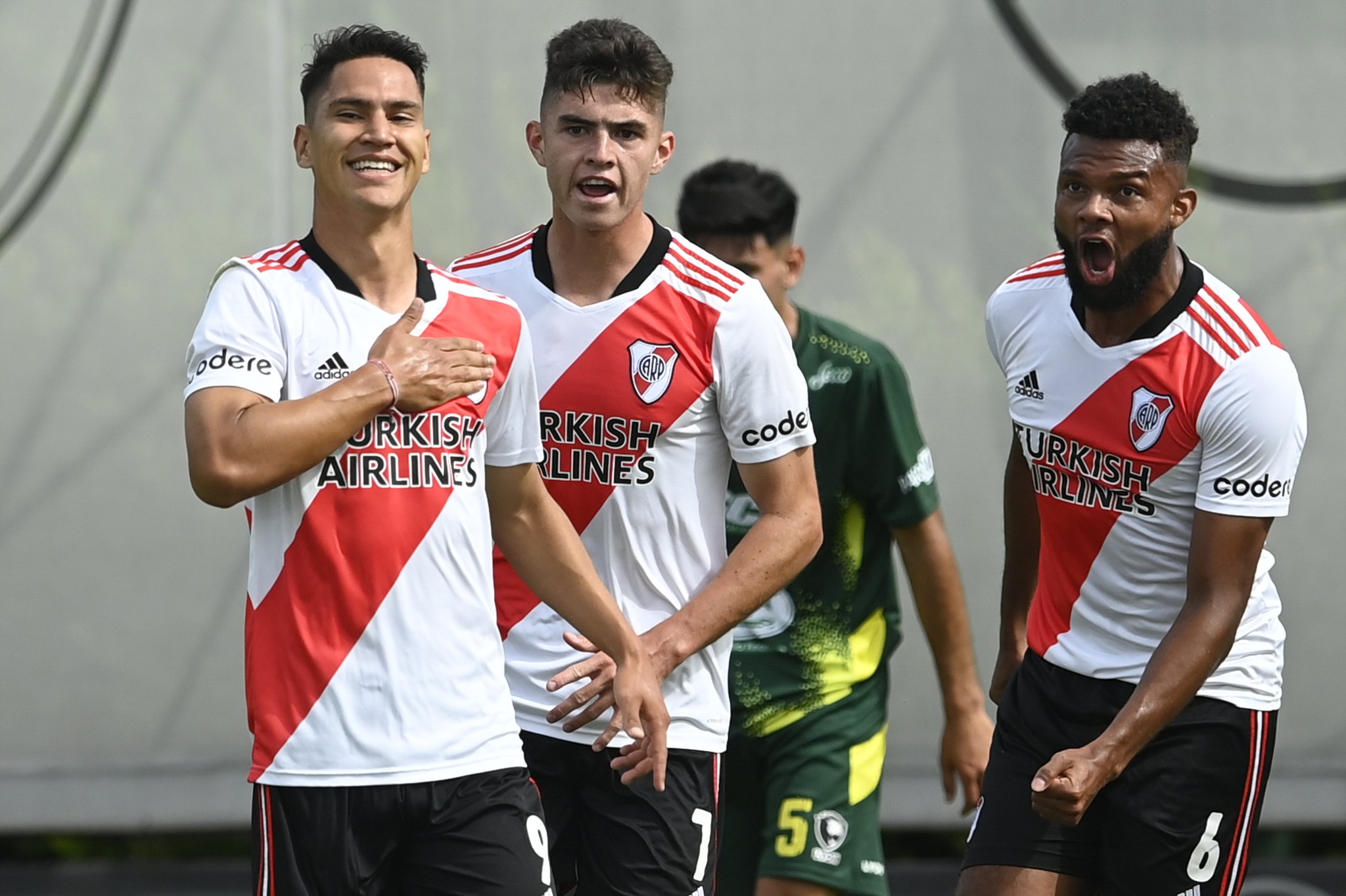 ¡Volvió el goleador! La Reserva de River ganó con un doblete de Londoño