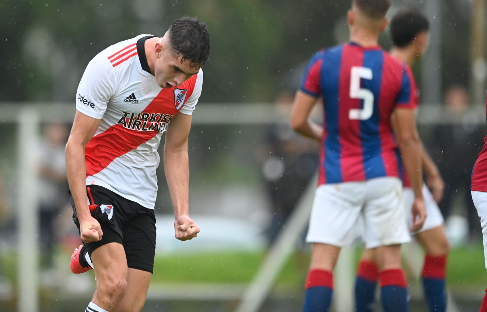 La Reserva goleó, sigue invicta y se acomoda en la tabla de posiciones