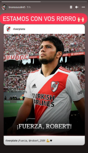 Los futbolistas de River salieron a bancar al Sicario tras su dura lesión