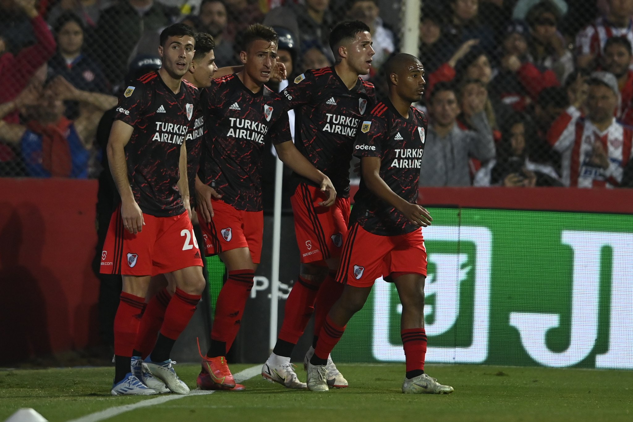 "Fuimos muy efectivos en lo que generamos y me voy muy contento por el equipo"