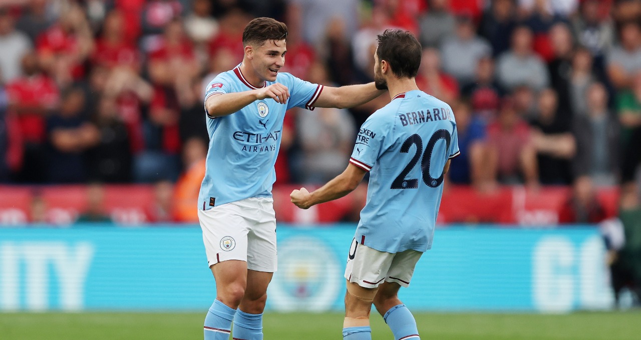 La canción que le hicieron los hinchas del Manchester City a Julián Álvarez