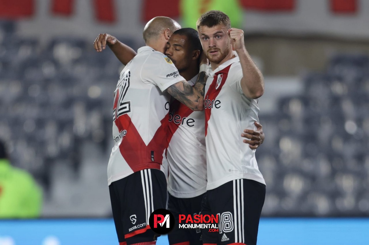 ¡Se encienden las alarmas! Mammana y Quintero no pudieron terminar el partido ante Platense por inconvenientes físicos