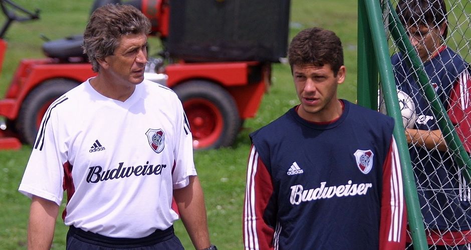 "Demichelis va a tener muchas cosas de Manuel Pellegrini. Es una persona que esta muy preparada"