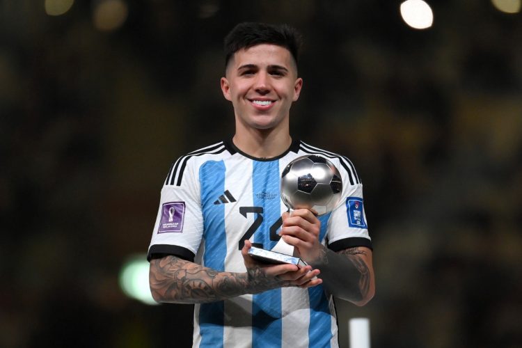 Enzo Fernández y un logro para las páginas doradas de la Selección Argentina