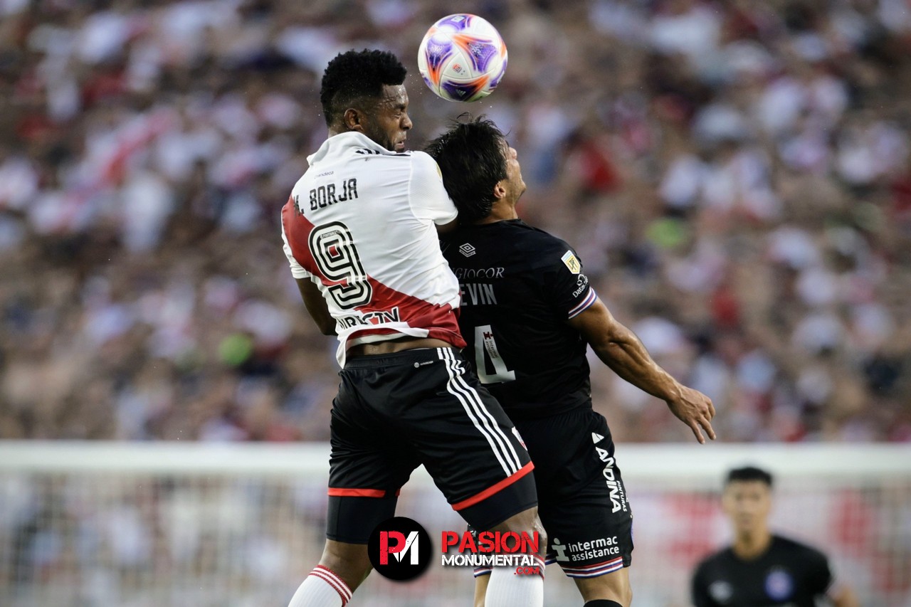 Triunfo de River ante Argentinos Juniors en la vuelta al Mâs Monumental