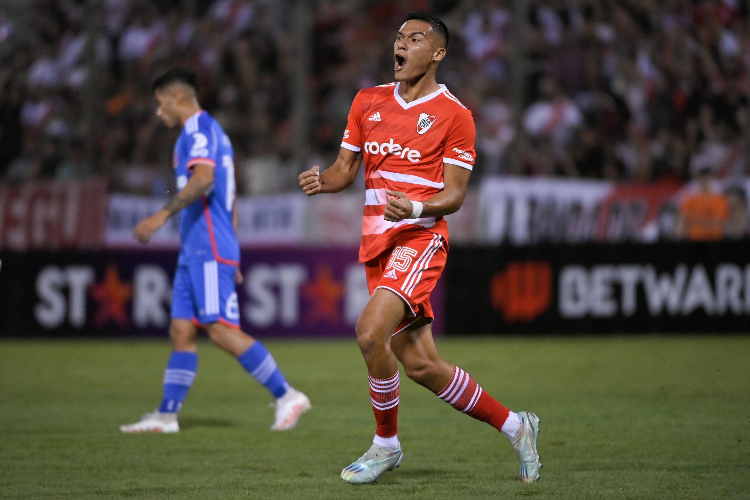Triunfo de River ante la Universidad de Chile por un amistoso internacional