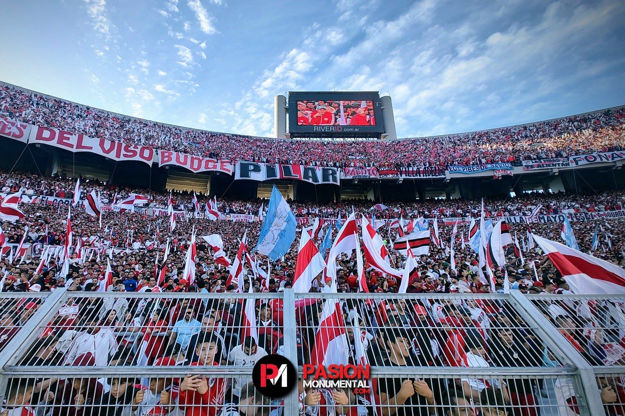 El arquero de Arsenal, rendido a los pies de River: "Parece que 85 mil personas se meten adentro de la cancha"