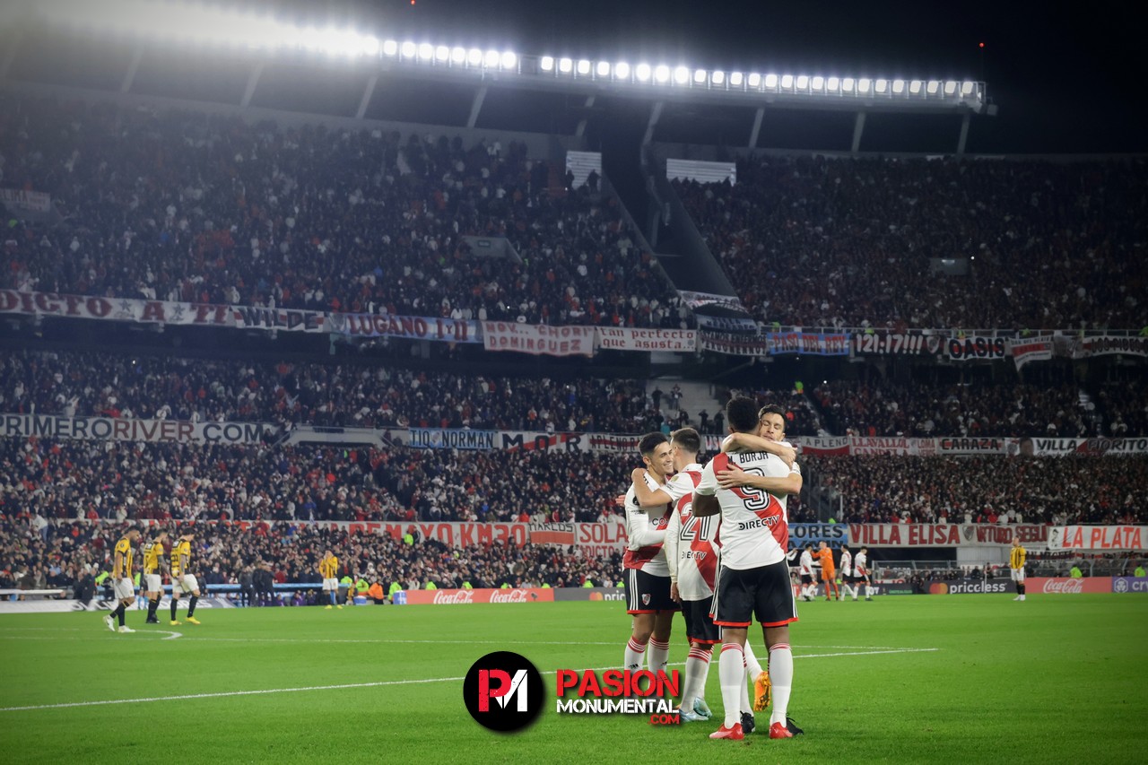 ¡Las mejores fotos de la victoria de River ante The Strongest en el estadio Mâs Monumental!