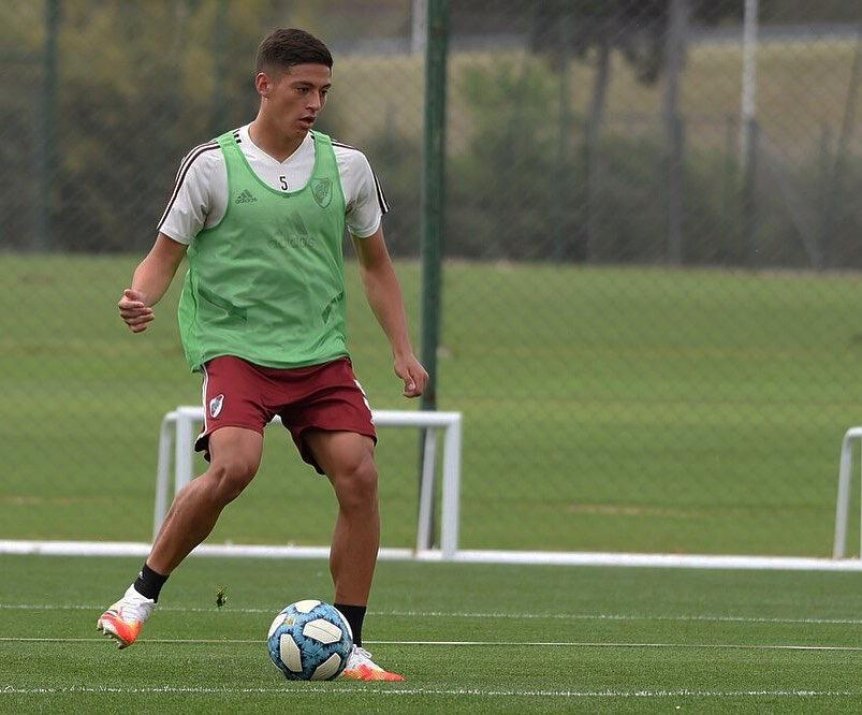 River quiere encontrarle equipo a dos futbolistas que no sumaron minutos