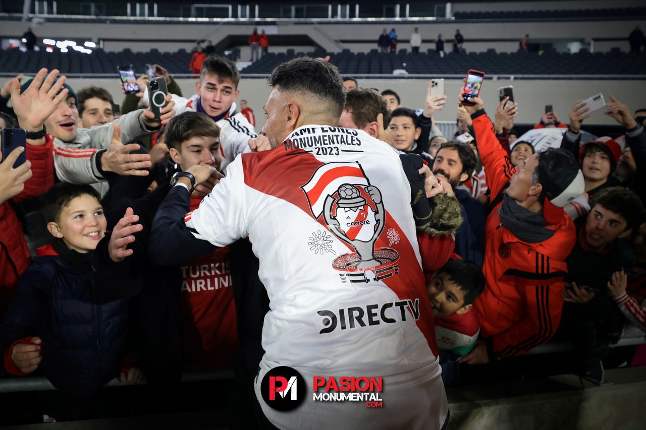 El enorme gesto de Demichelis con un grupo de hinchas de River