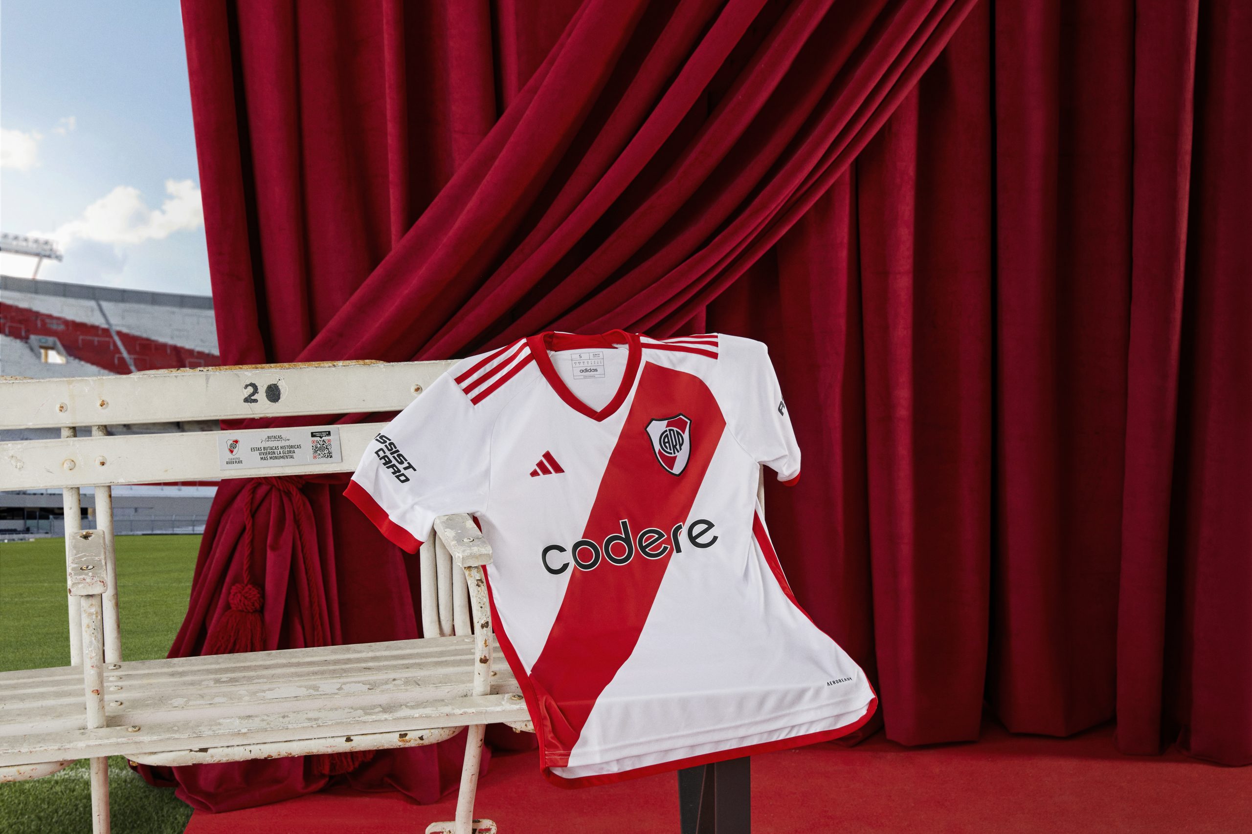 ¡La nueva piel del Más Grande! River presentó de manera oficial su nuevo Manto Sagrado titular