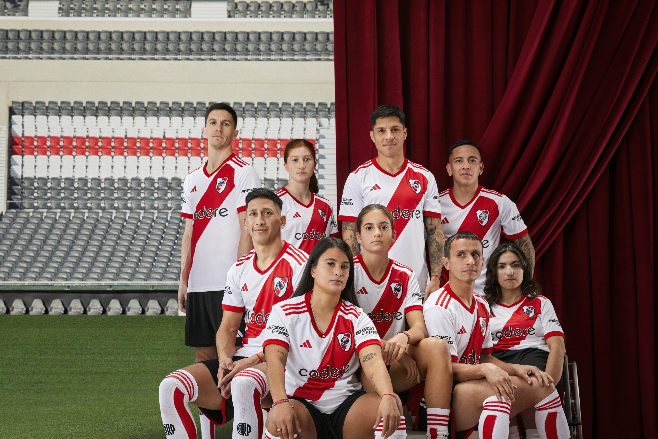 ¡La nueva piel del Más Grande! River presentó de manera oficial su nuevo Manto Sagrado titular