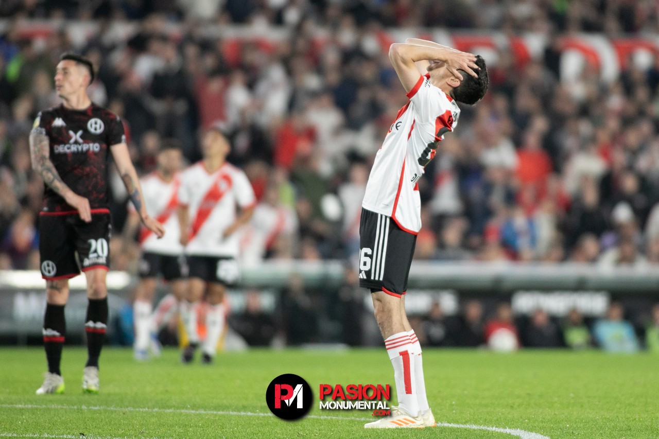 ¡Las mejores fotos del partido entre River y Huracán en el último partido del año en el Monumental!